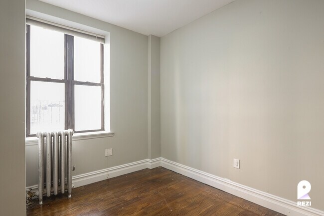 Building Photo - 625 W 156th St