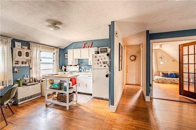 Building Photo - 125 Taber Ave