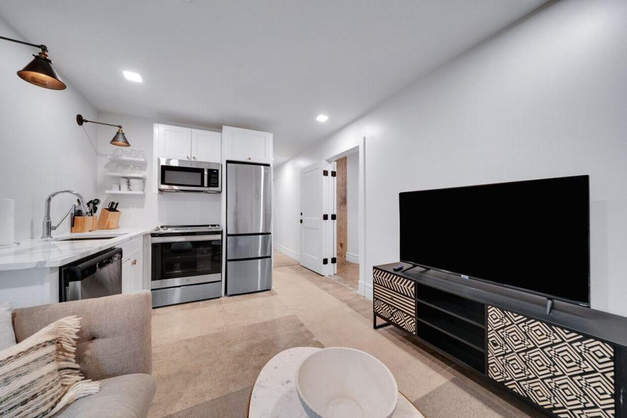 Foto principal - 505 E Travis St