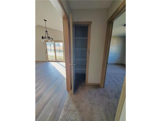 Foto del edificio - 685 Heritage Ln