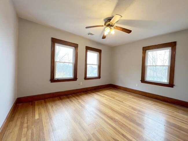 Building Photo - 87 Walnut St