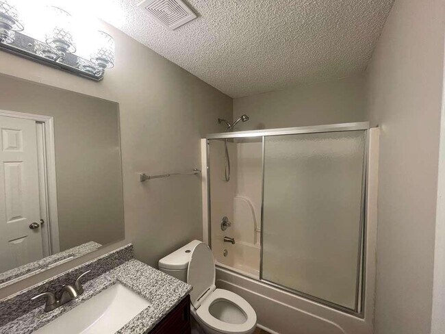 Foto del edificio - 408 Canoga Ct