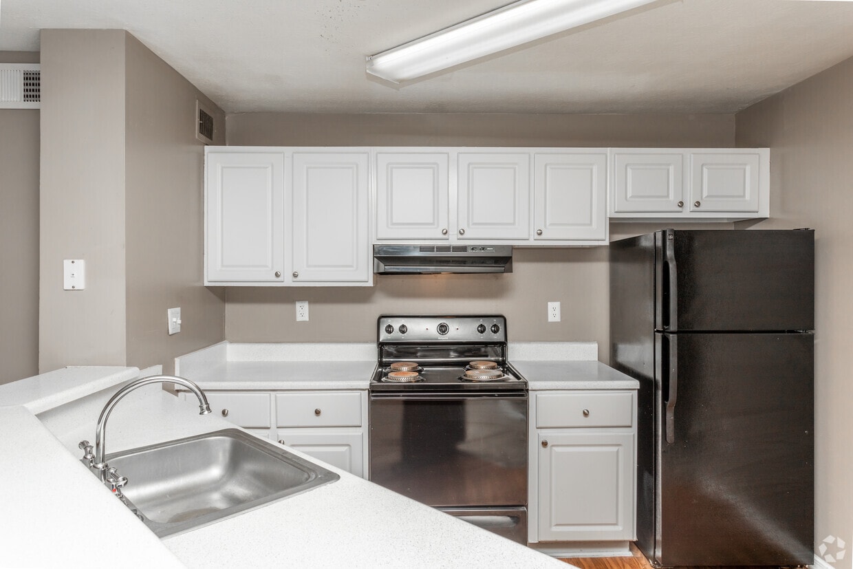 Champions Glen Apartments Union City, GA