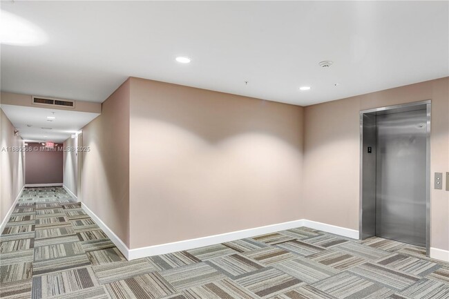 Building Photo - 435 21st St