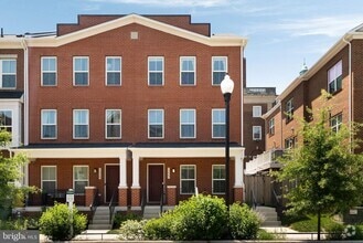 Building Photo - 1227 Wynton Pl NE