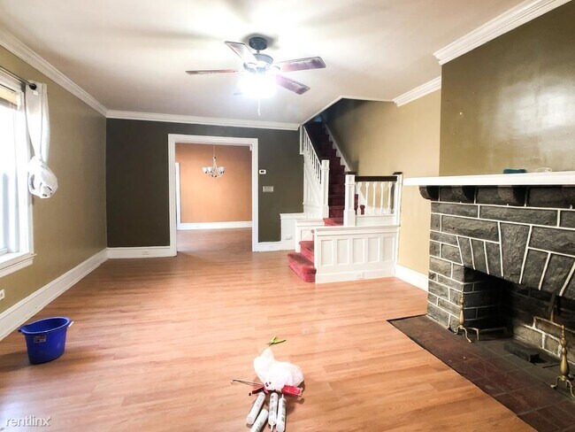 Building Photo - 4 br, 1 bath Townhome - 13 N Millbourne Ave