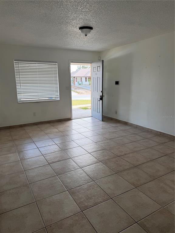 Building Photo - 943 S Char-Mil Ave