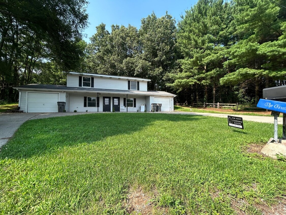 Primary Photo - 11685 Oakhills Dr