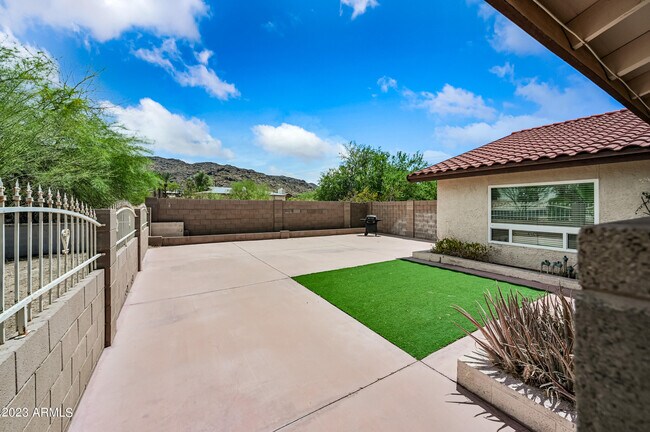 Foto del edificio - 8840 S 16th Pl