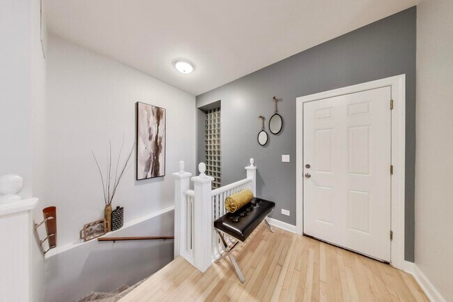 Foto del edificio - 1422 W Lexington St