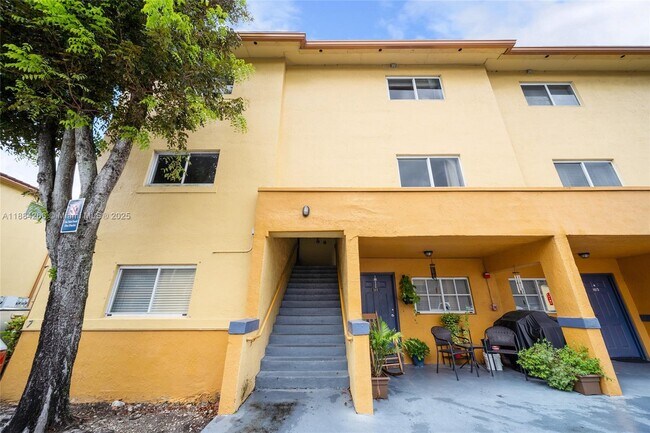 Foto del edificio - 8240 SW 149th Ct