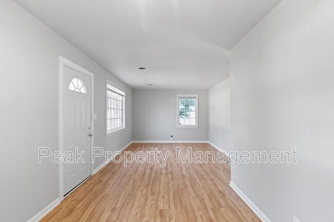 Foto del edificio - 115 S Holly Ave