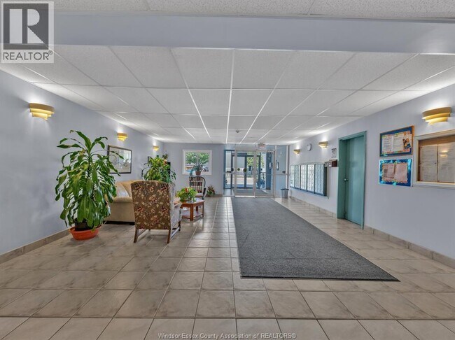 Photo du bâtiment - 1390 Lauzon Rd