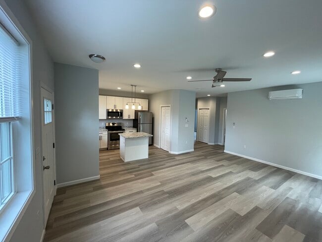 Building Photo - 300 Lower Creek Rd