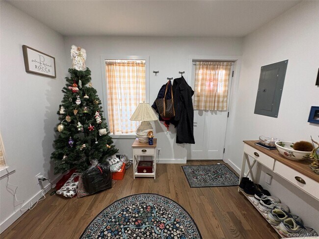 Foto del edificio - 46 Maxwell Ave