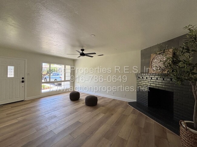 Foto del edificio - Modern Beauty of Downtown Roseville - 3 Be...