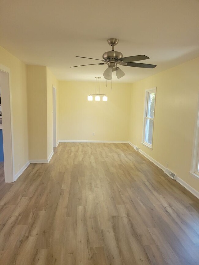 Building Photo - NEWLY RENOVATED LUXURIOS HOME FOR RENT!