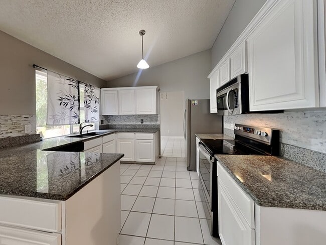 Building Photo - 3448 Fox Hollow Dr