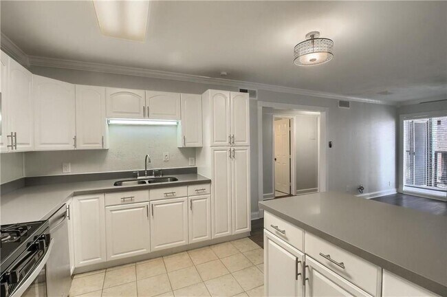 Foto del edificio - 1304 Summit St