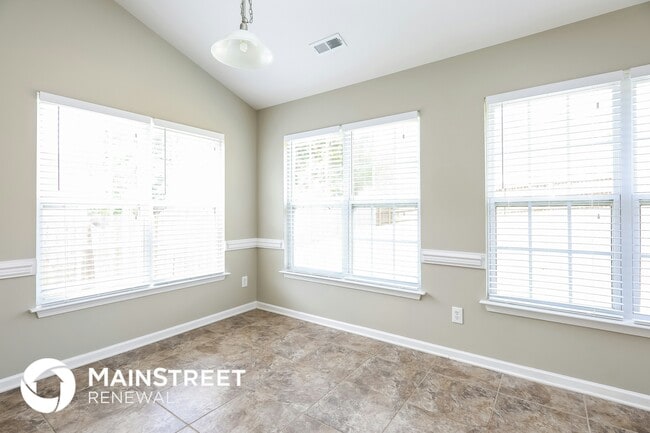 Building Photo - 604 Walnut Crossing Dr