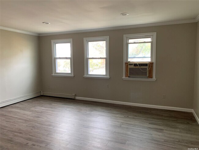 Building Photo - 539 Central Ave