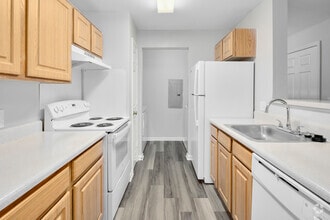 Interior Photo - The Crossings At Summerland