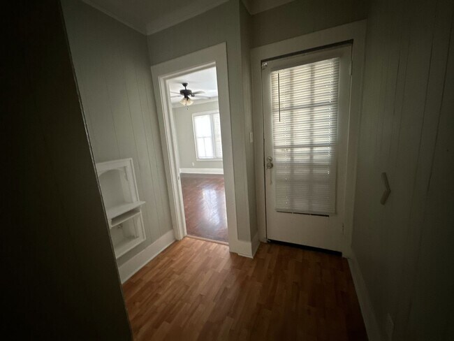 Foto del edificio - Cozy 2 bedroom 1 bath duplex