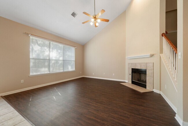 Foto del edificio - 4 Bedroom/ 2.5 Bathroom Canyon Springs Sub...