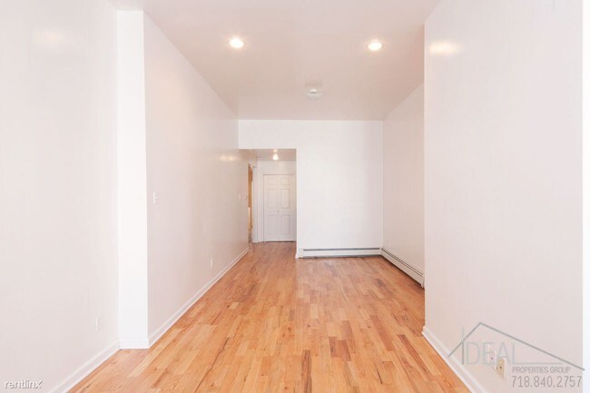 Foto del edificio - 81 Clinton Ave