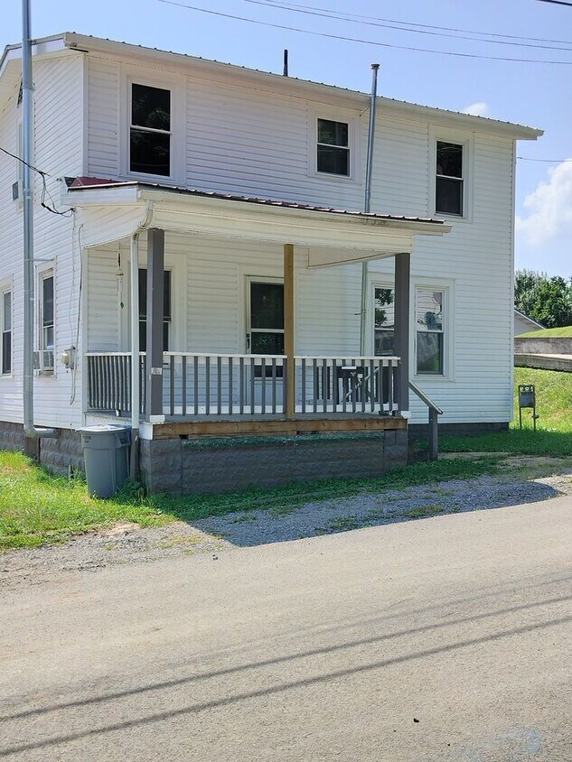 Primary Photo - 211 Howard St