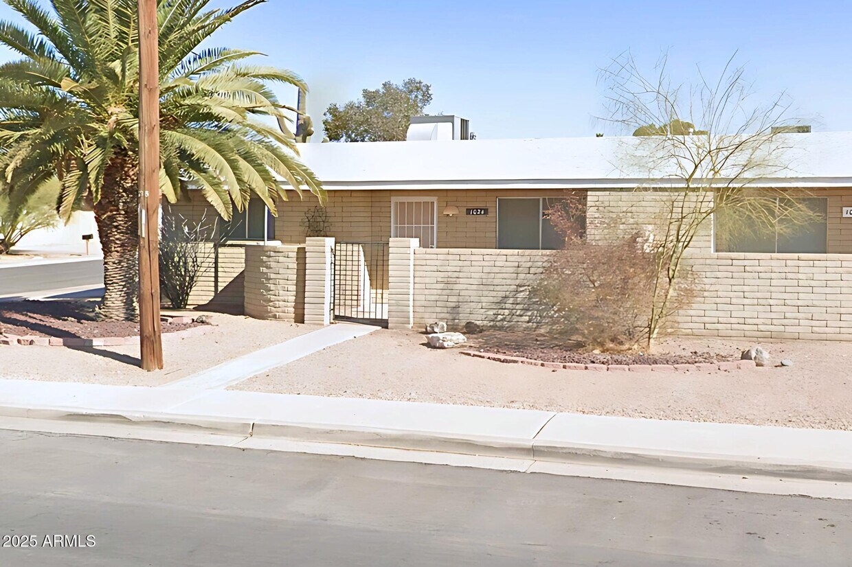 Foto principal - 1024 N Pueblo Dr