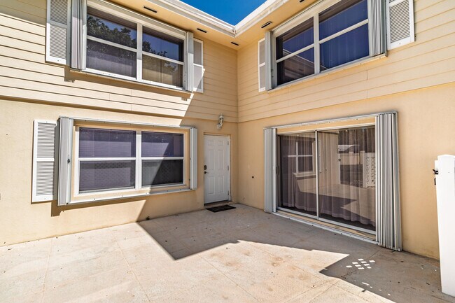 Foto del edificio - 8129 Sedgewick Ct