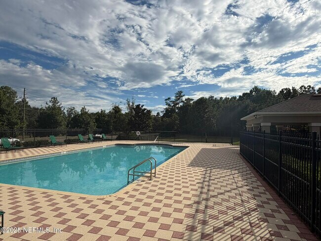 Building Photo - 2977 Alpin Dr