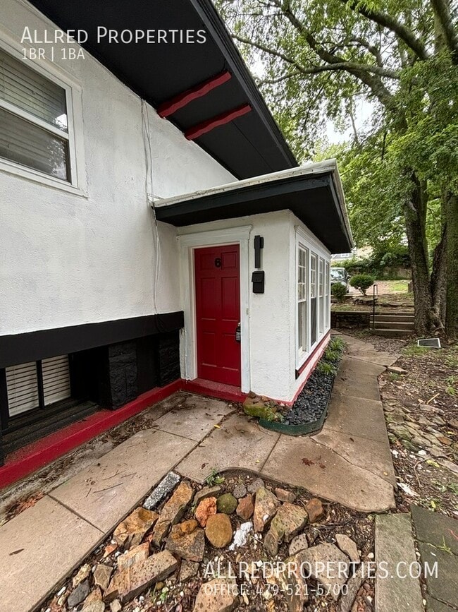 Building Photo - 621 N Leverett-6