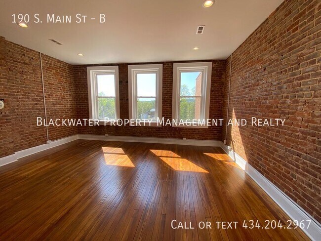 Building Photo - Studio Apartment in the Town of Amherst