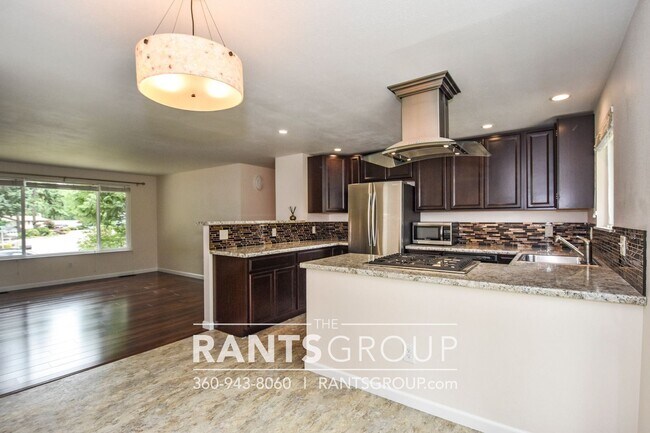Building Photo - 3 br, 1.5 bath House - 2615 Monterey St SW