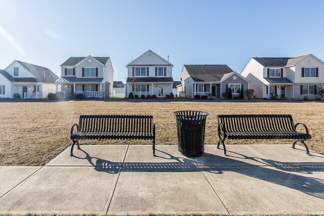 Foto del edificio - 5975 Pennington Creek Dr