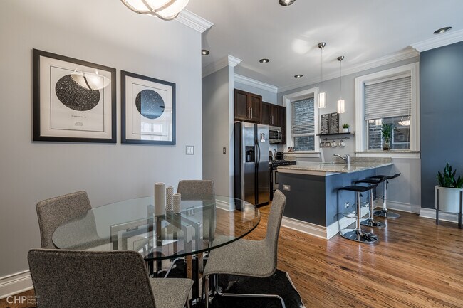 Foto del edificio - 1111 N Winchester Ave