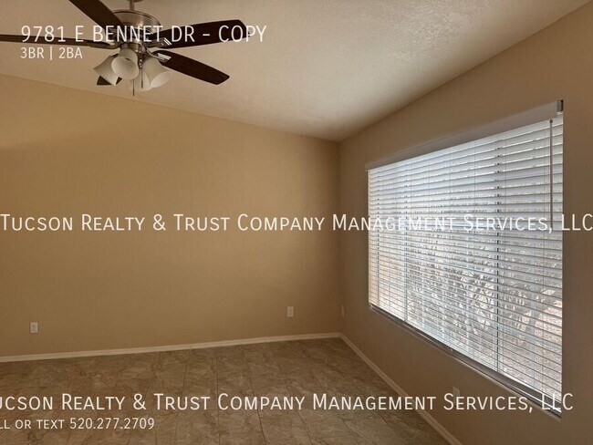 Foto del edificio - 9781 E Bennett Dr