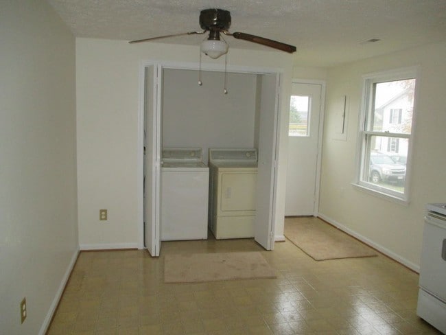 Building Photo - Bealeton Home for rent