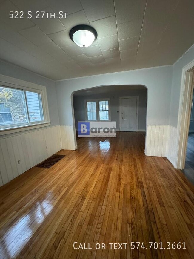 Building Photo - 522 S 27th St