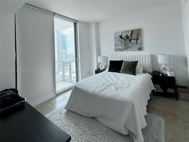 Foto del edificio - 333 NE 24th St