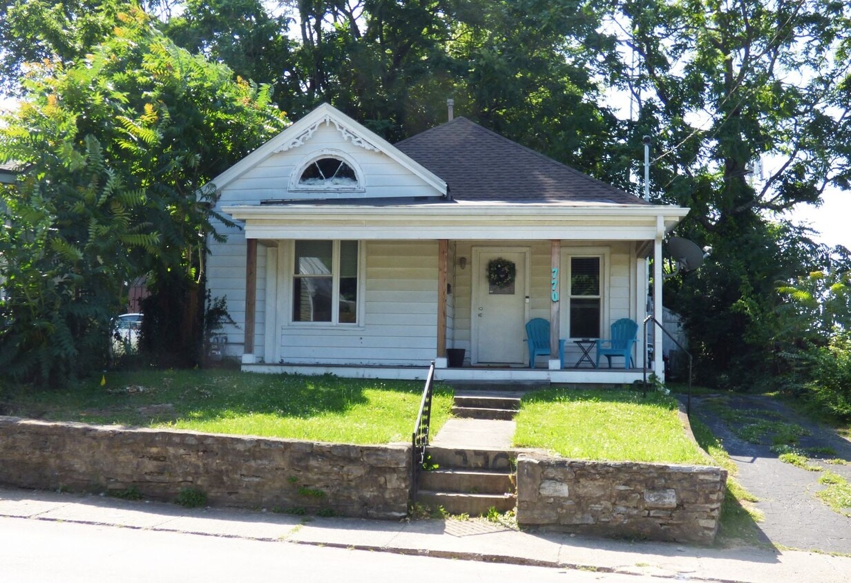 Photo - 770 Maple Ave