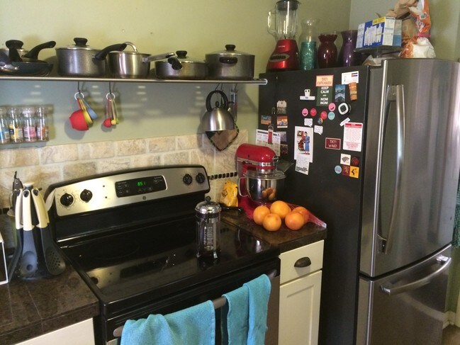 KITCHEN - 4910 Fenton St