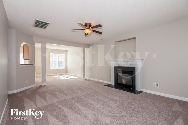 Building Photo - 634 Longacre Dr