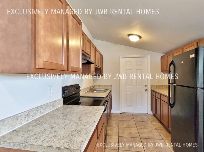 Building Photo - 502 W 65th St