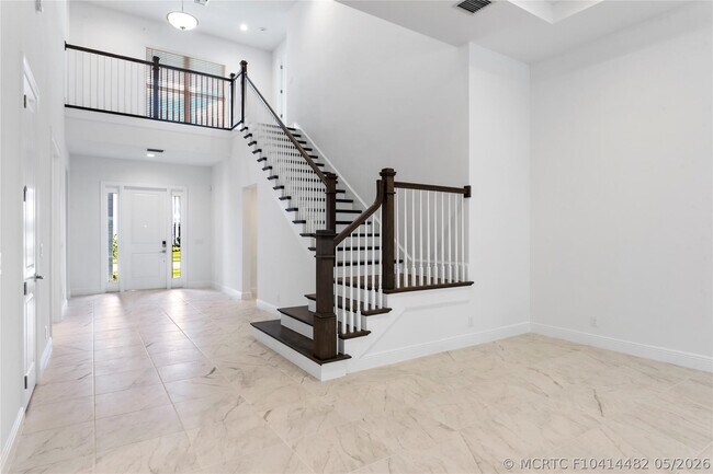 Building Photo - 9224 Crestview Cir