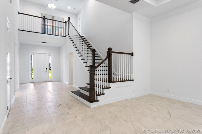 Foto del edificio - 9224 Crestview Cir