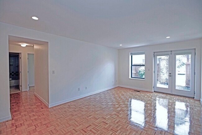 Living room - 71 Fulkerson St