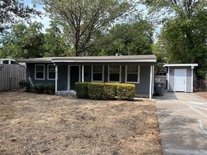 Building Photo - 10415 Sylvia Dr